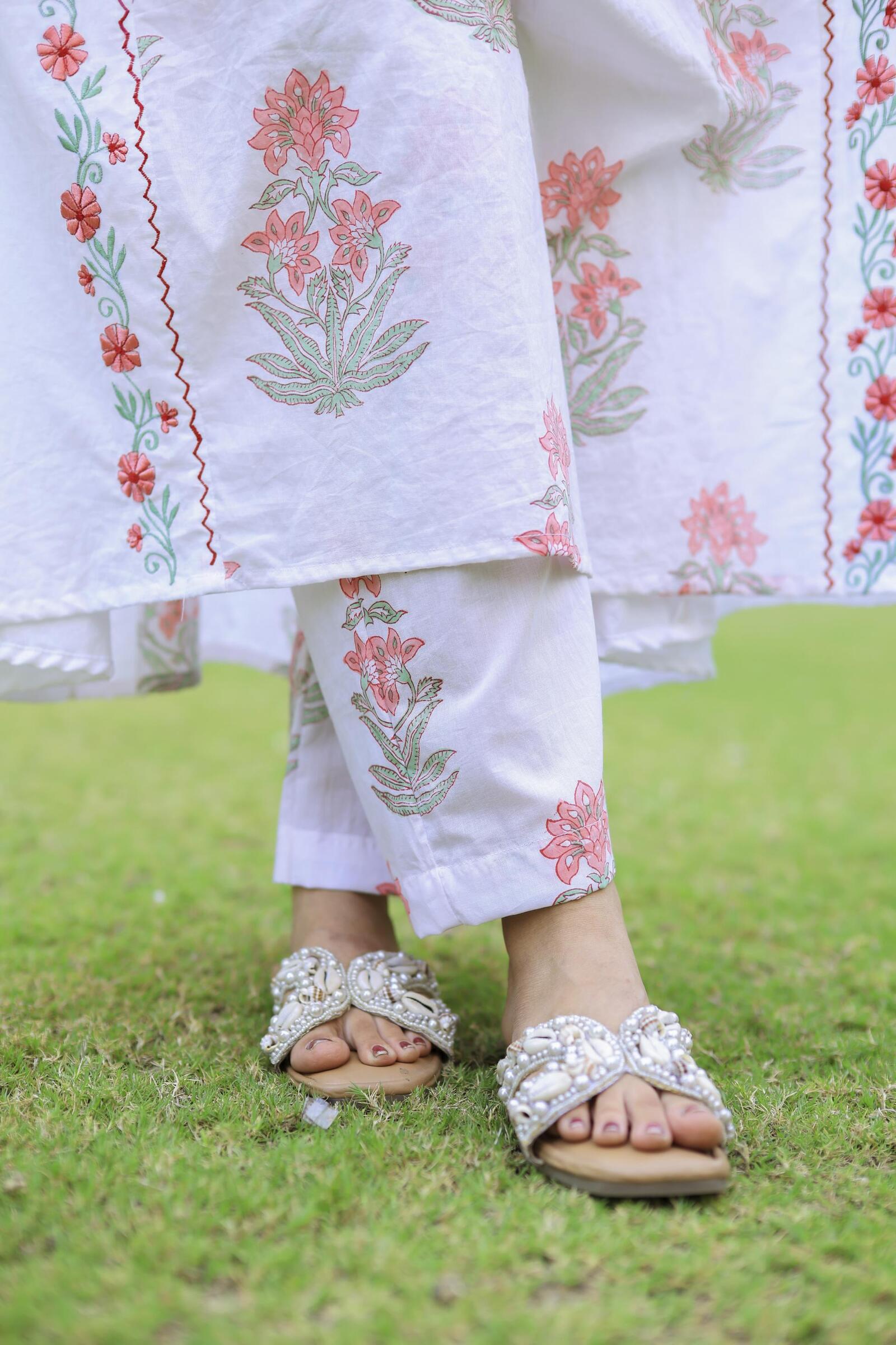 The Omna Jaipur Gulpehar Cotton Kurta Set