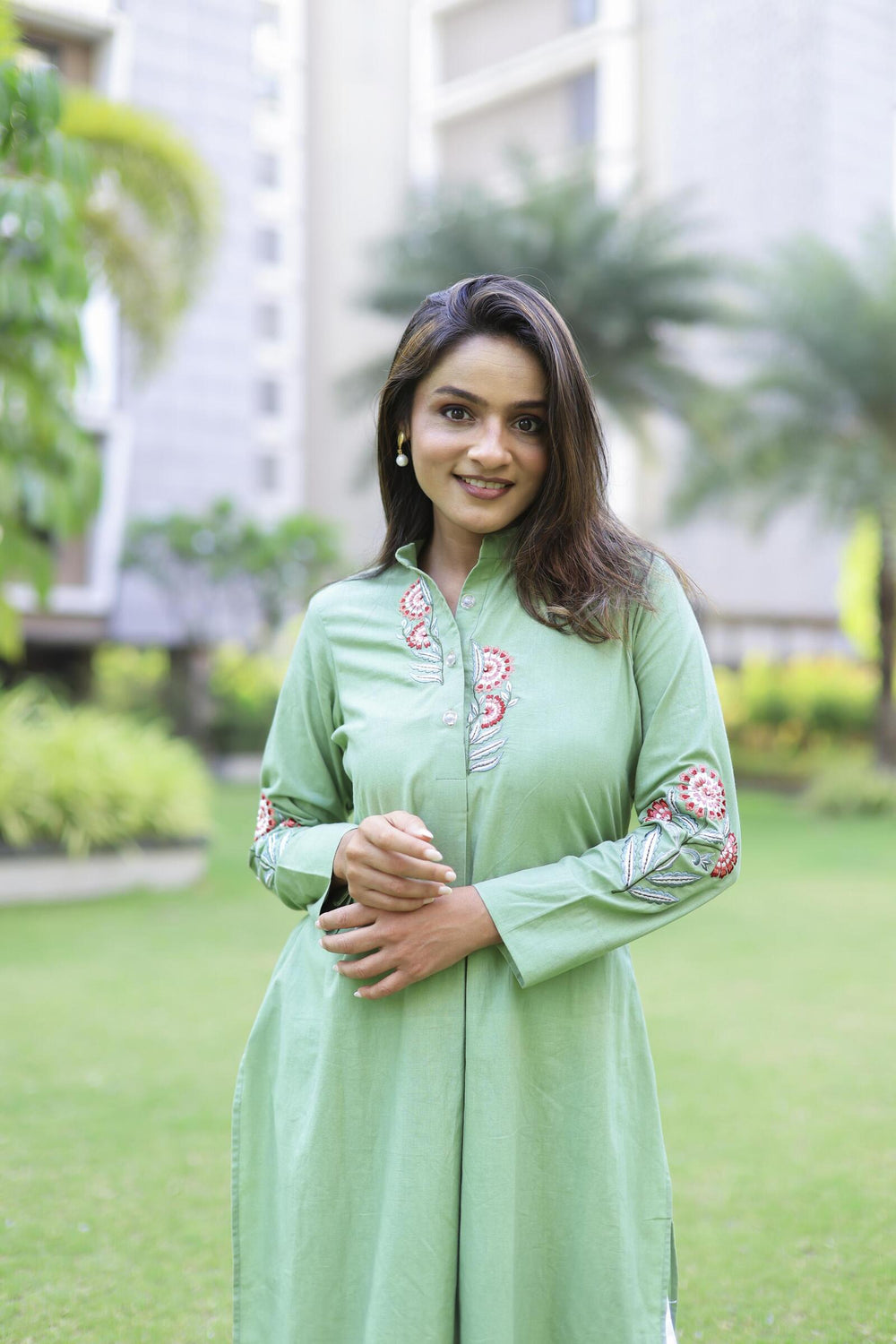 The Omna Mughal Butta – Pure Malai Chanderi Kurta Set