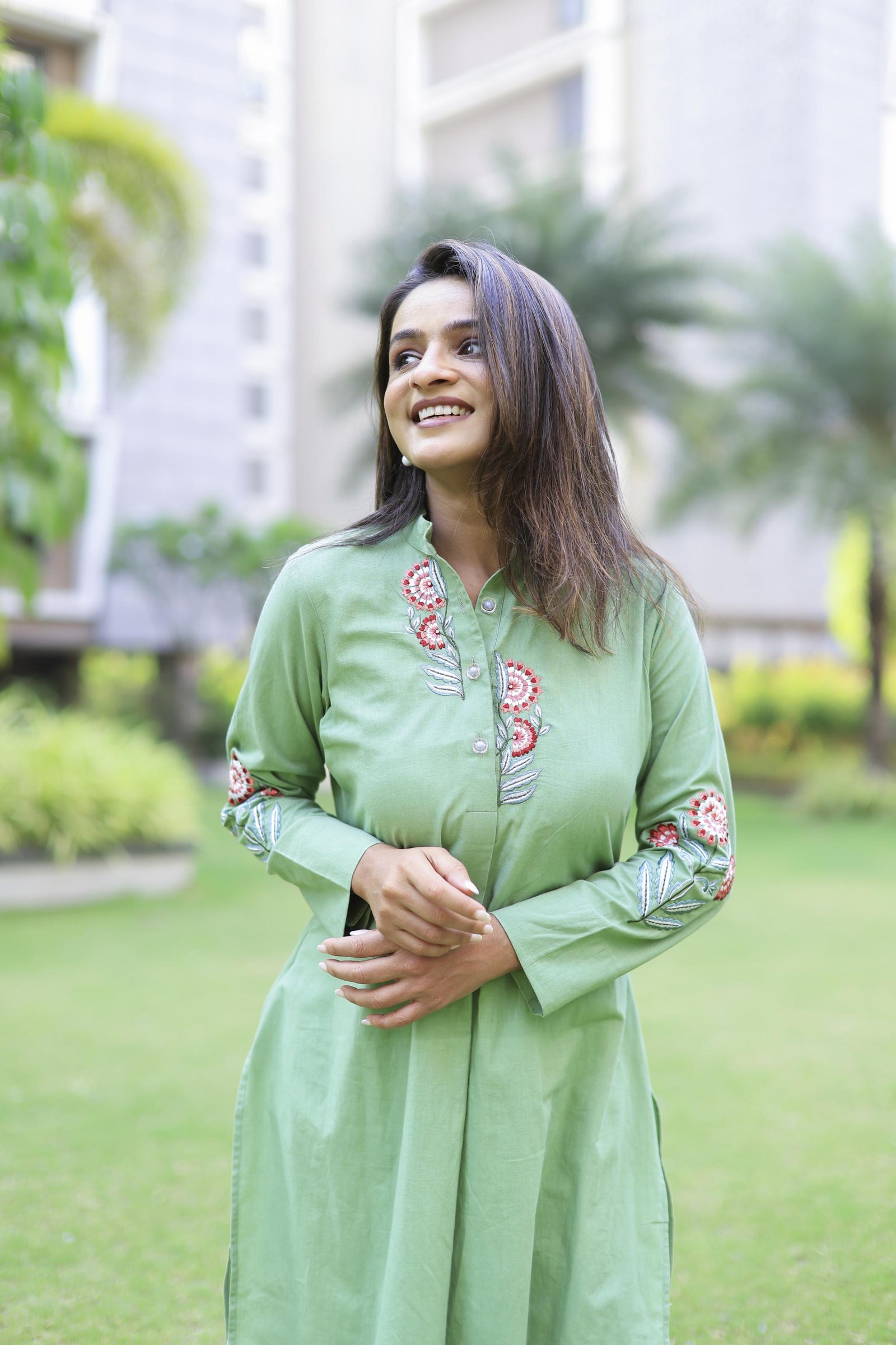 The Omna Mughal Butta – Pure Malai Chanderi Kurta Set
