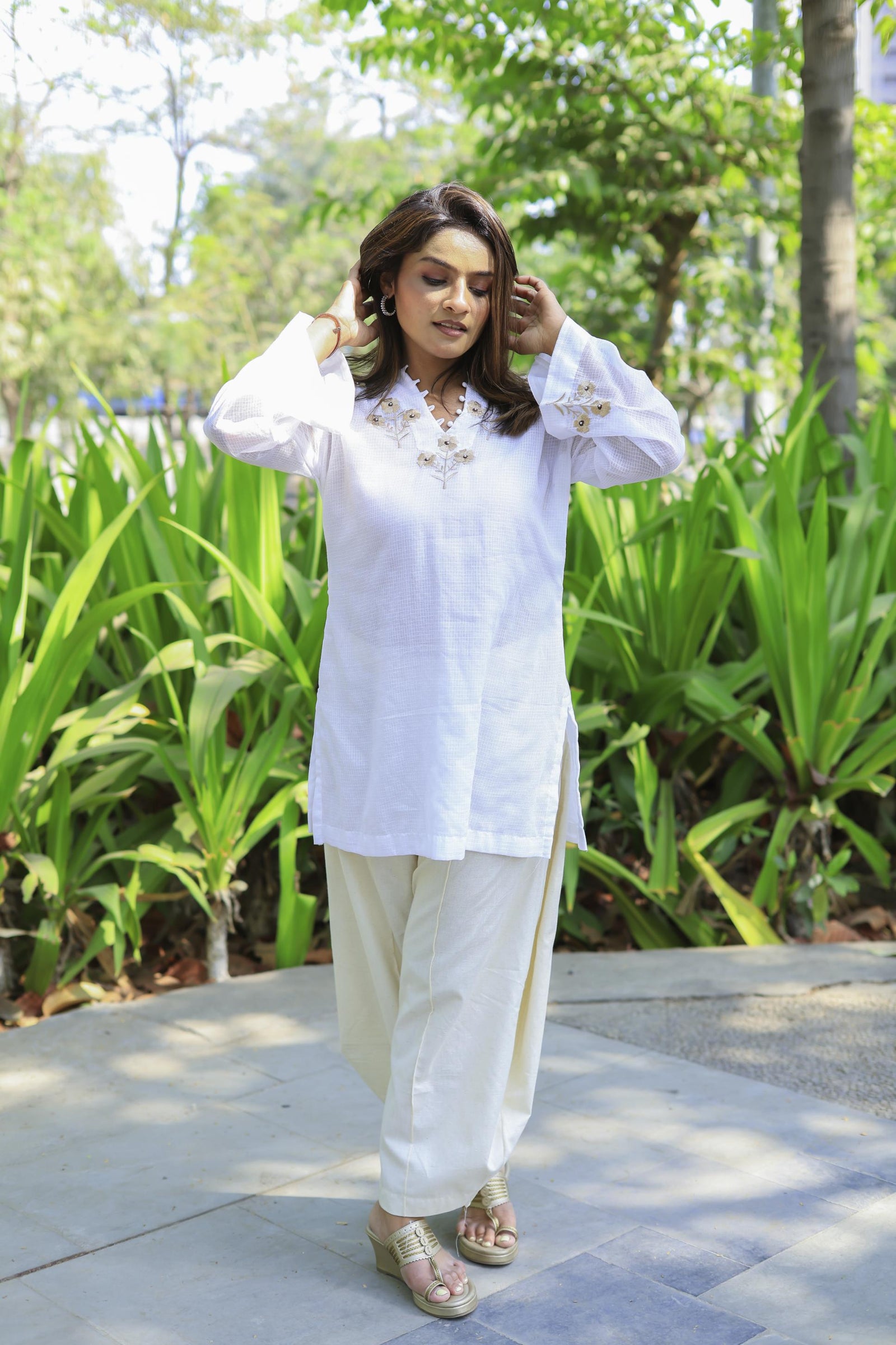 The Omna White vana kota kurta set