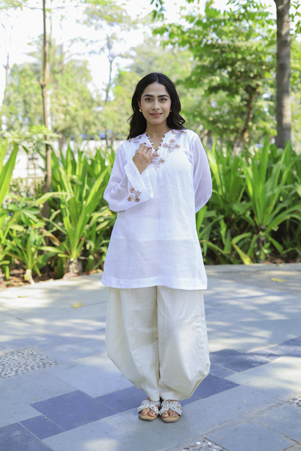 The Omna White vana kota kurta set