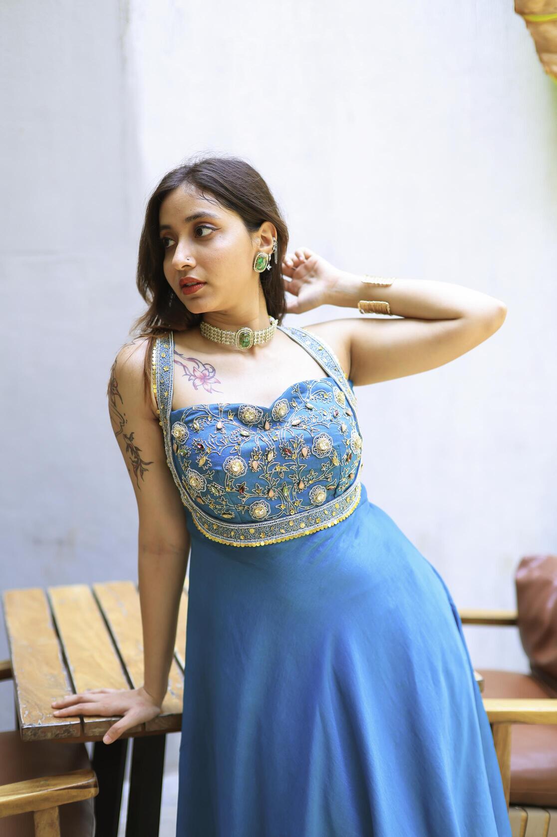 The Omna Women Zehra teal tusser silk set