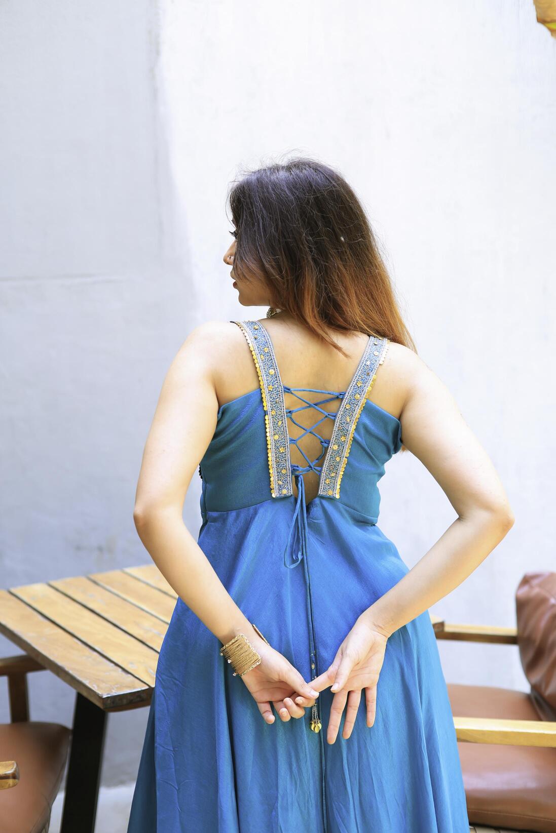 The Omna Women Zehra teal tusser silk set