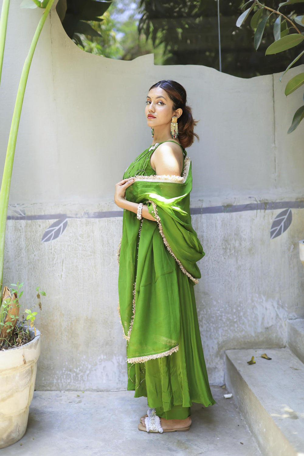 The Omna Women Zaria Suit Set