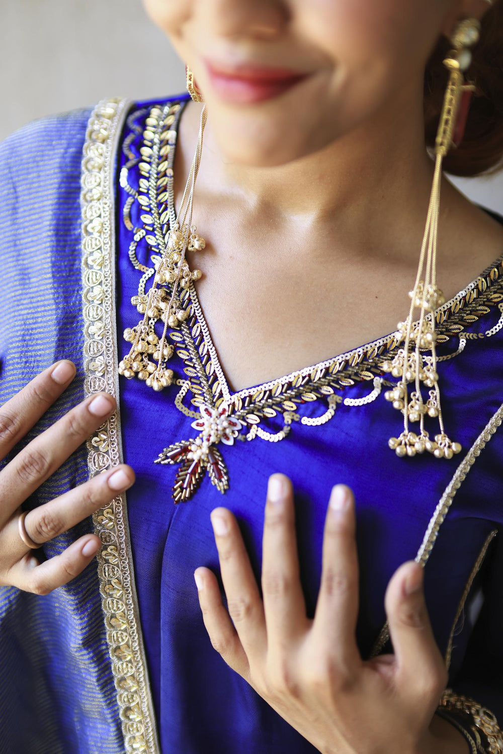 The Omna Women Meher Farshi set