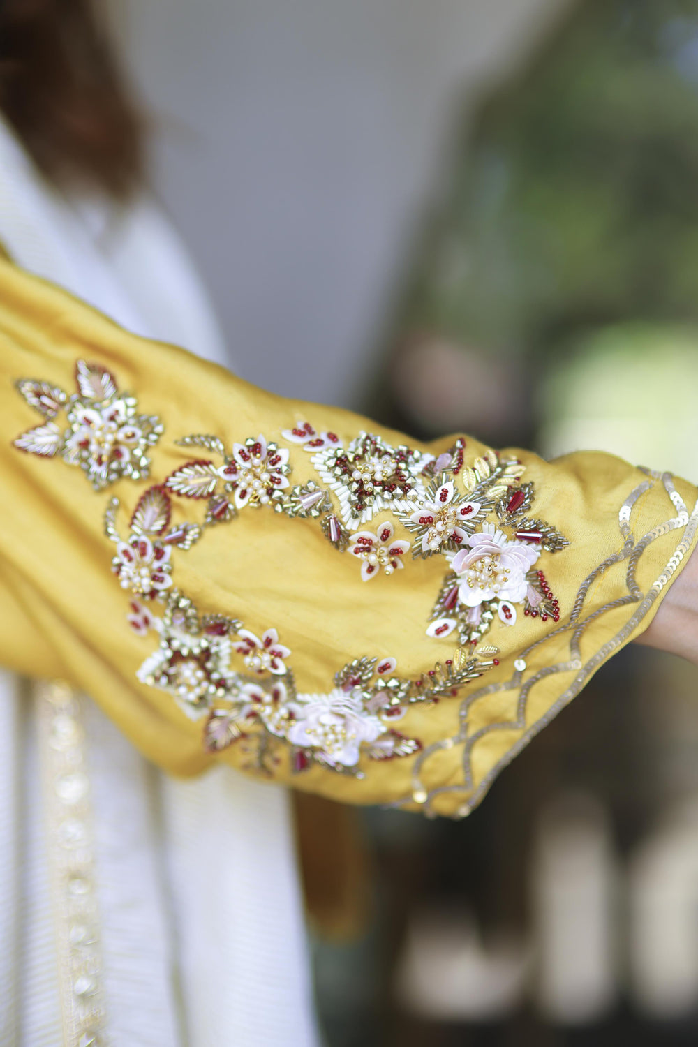 The Omna Women Meher Farshi set