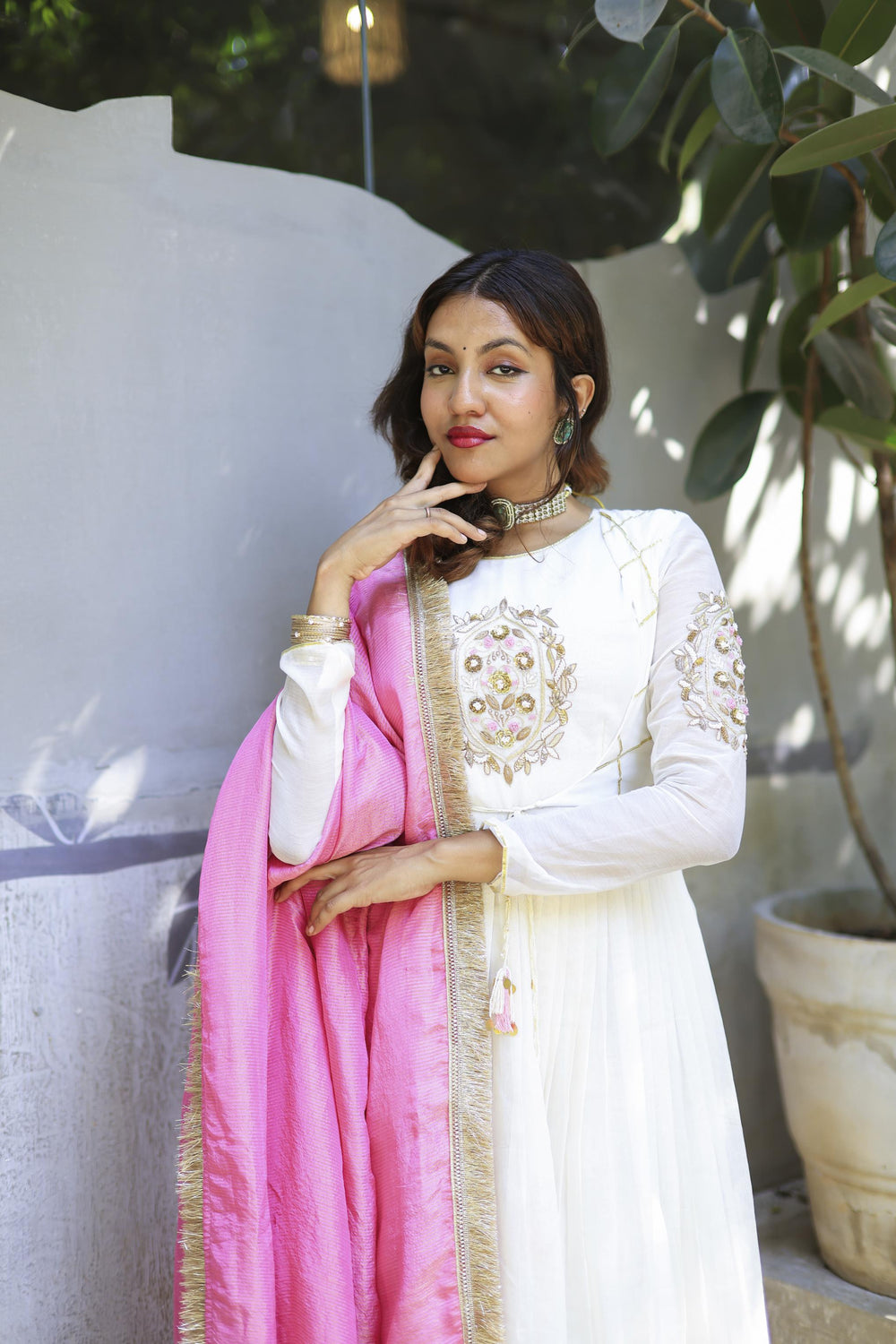The Omna Women Noor Noir kutra dupatta set