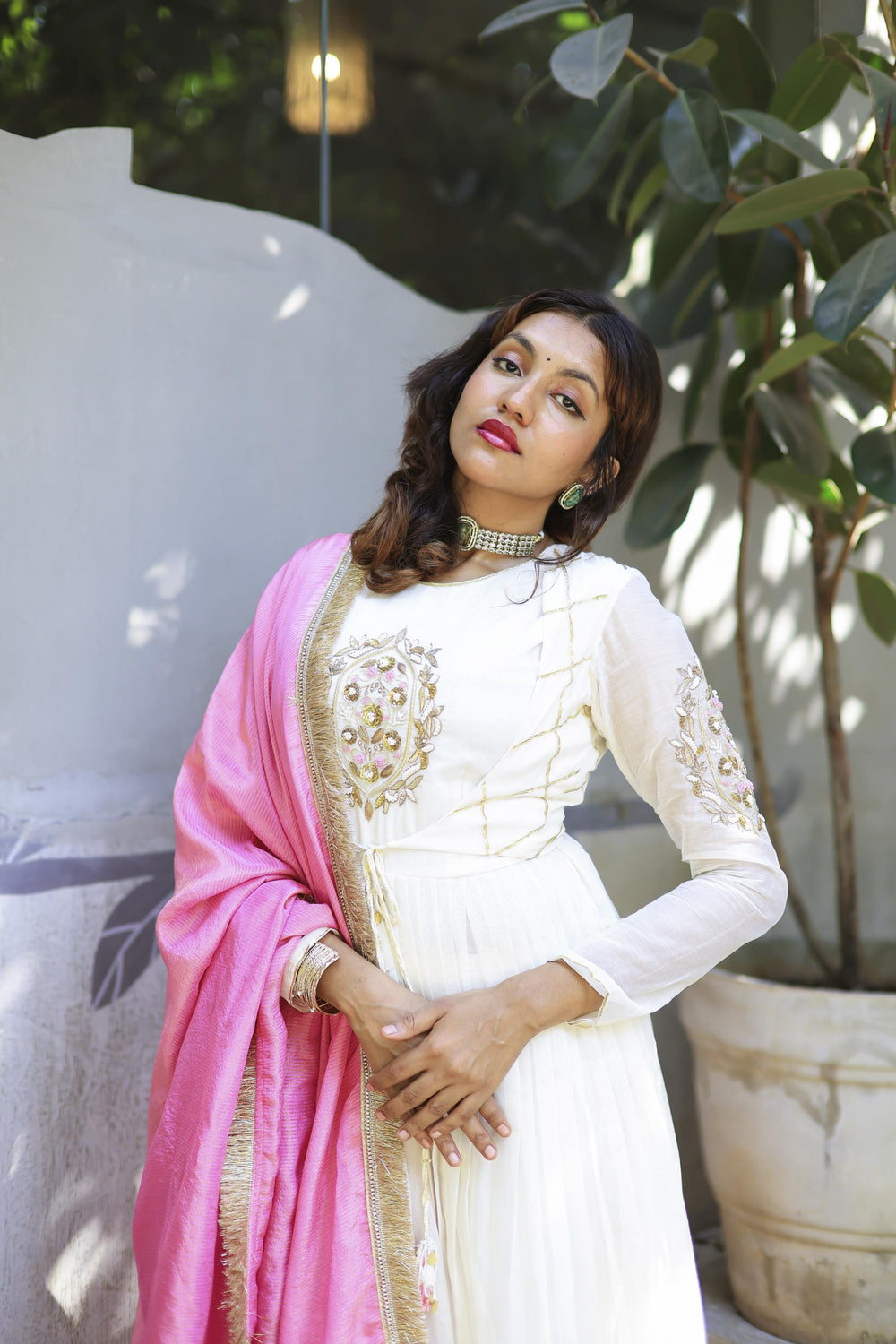 The Omna Women Noor Noir kutra dupatta set
